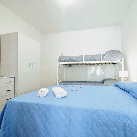 Appartamento Mare Blu E Luna Bianca